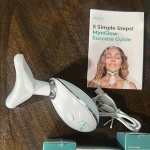 MyoGlow Light Therapy Skincare Tool Set by MyDerma